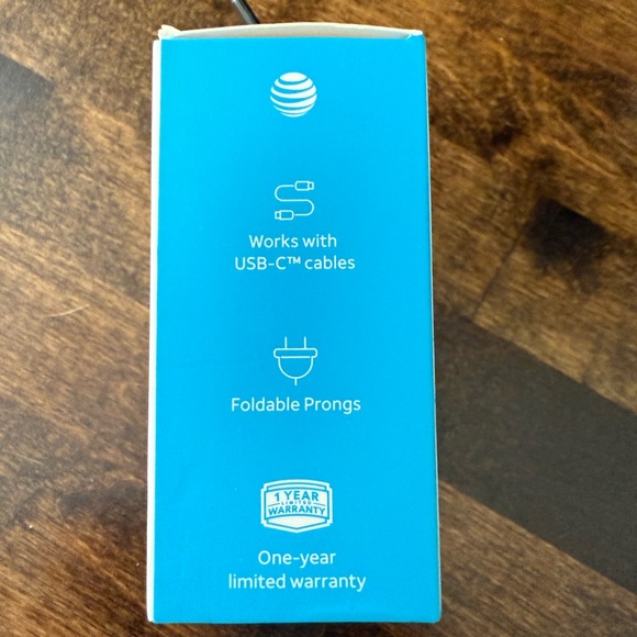 AT&T White USB-C Wall Charger 20W Fast Charge - Picture 3 of 3